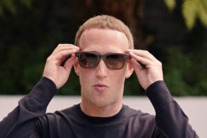 Meta Investasi Rp 61 Triliun di EssilorLuxottica Demi Kacamata AI Masa Depan